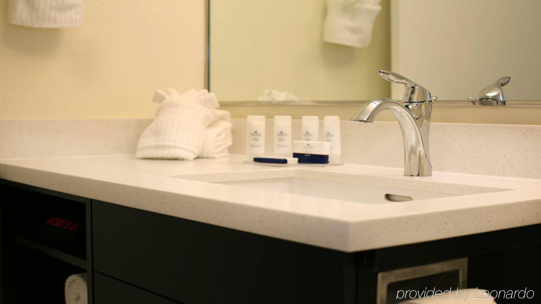 Candlewood Suites East Lansing By Ihg Buitenkant foto